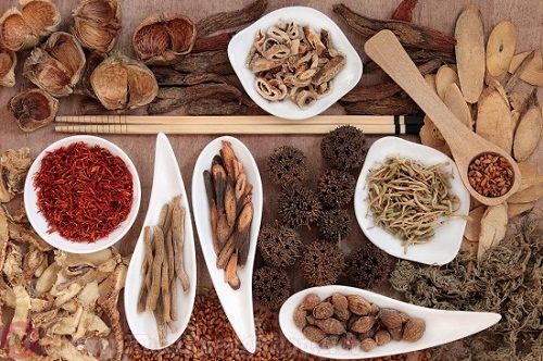 Đông y Bị bệnh tràn dịch khớp gối nên uống thuốc gì cho tốt?