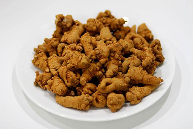 củ tam thất chữa đau khớp ngón tay Chia sẻ cách giảm đau khớp ngón tay theo kinh nghiệm dân gian