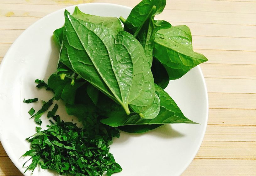 lá lốt chữa đau khớp ngón tay Chia sẻ cách giảm đau khớp ngón tay theo kinh nghiệm dân gian