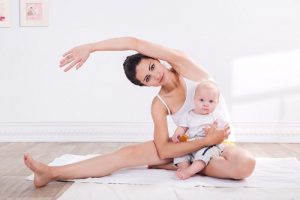 Mắc bệnh đau khớp háng sau sinh phải làm sao?