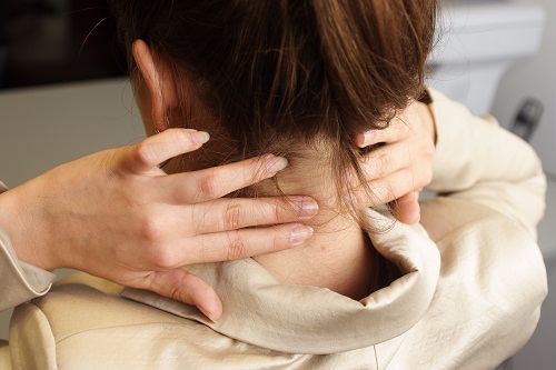 Liệu pháp châm cứu trị đau mỏi vai gáy, có nên hay không?