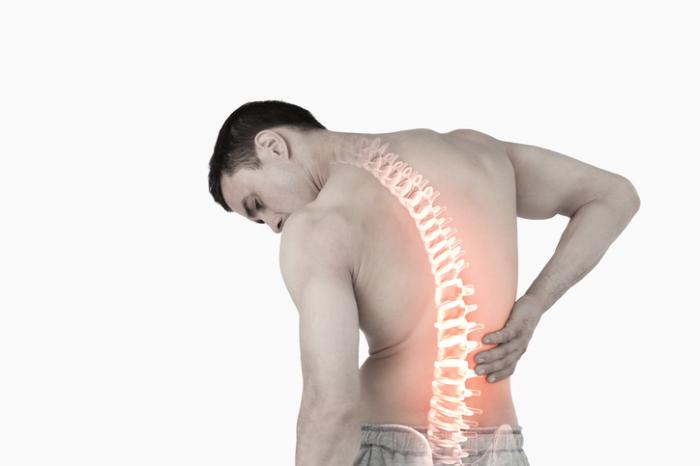 Đau lưng có thể do nhiều nguyên nhân gây ra