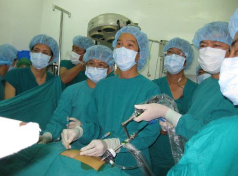 Bác sĩ Phạm Văn Tấn, bệnh viện Đại học Y Dược TP HCM cho biết viêm ruột thừa là tình huống cấp cứu ngoại khoa gặp mỗi ngày tại các bệnh viện.
