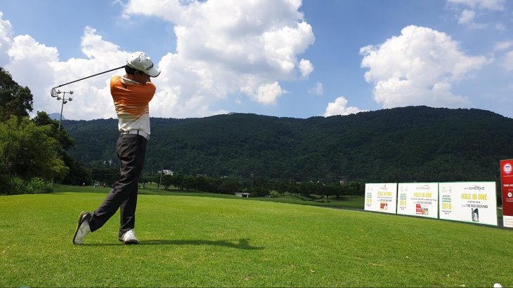 Cách điều trị chấn thương thường gặp khi chơi golf