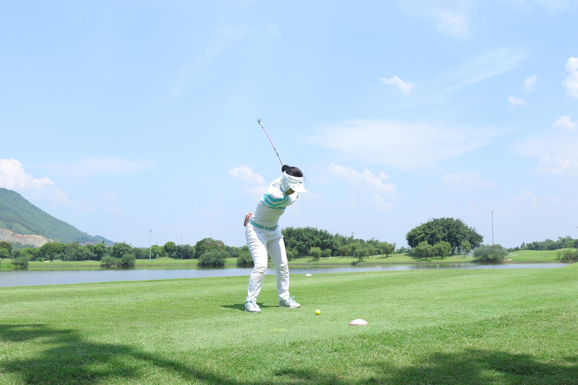 Cách chữa chấn thương khi chơi golf