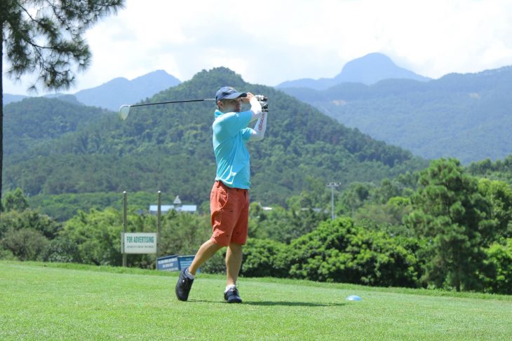 Người chơi golf thường bị chấn thương ở bàn tay, ngón tay